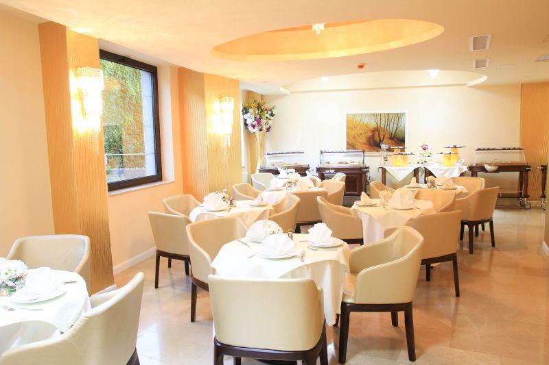 Kosher Hotel Lev Or ブカレスト エクステリア 写真