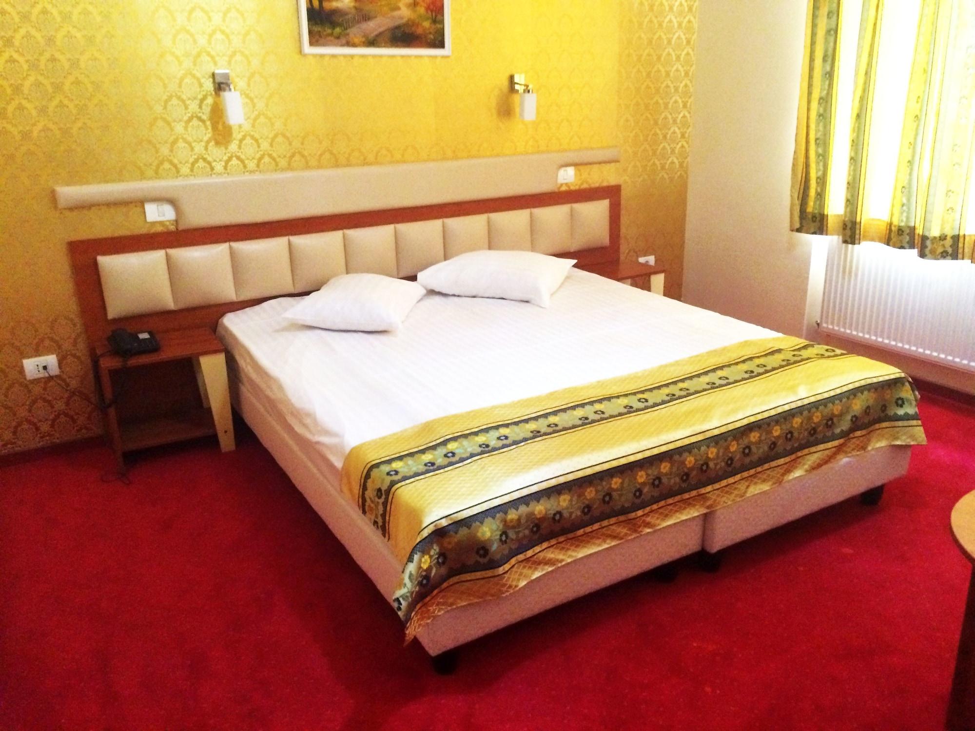 Kosher Hotel Lev Or ブカレスト エクステリア 写真