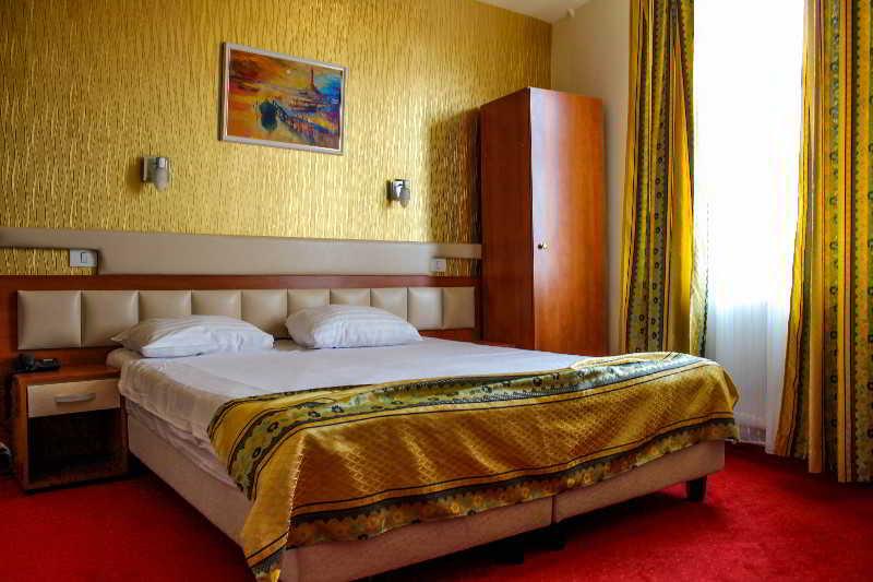 Kosher Hotel Lev Or ブカレスト エクステリア 写真