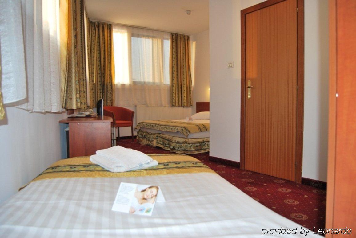 Kosher Hotel Lev Or ブカレスト 部屋 写真
