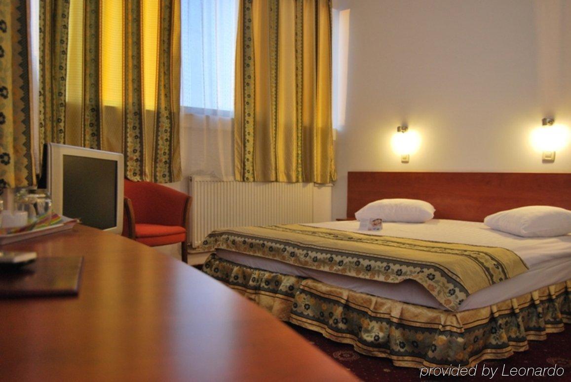 Kosher Hotel Lev Or ブカレスト 部屋 写真