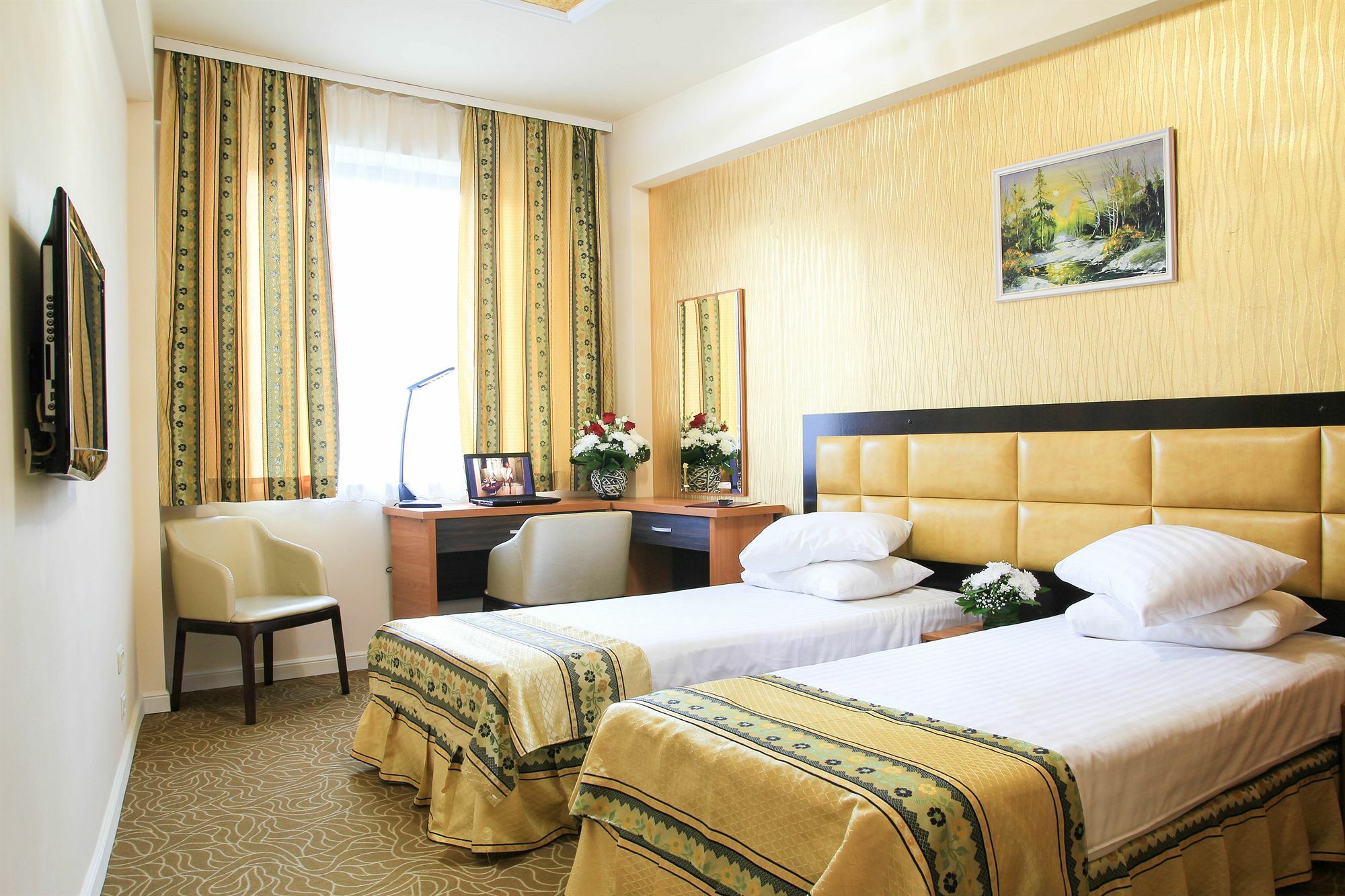 Kosher Hotel Lev Or ブカレスト エクステリア 写真