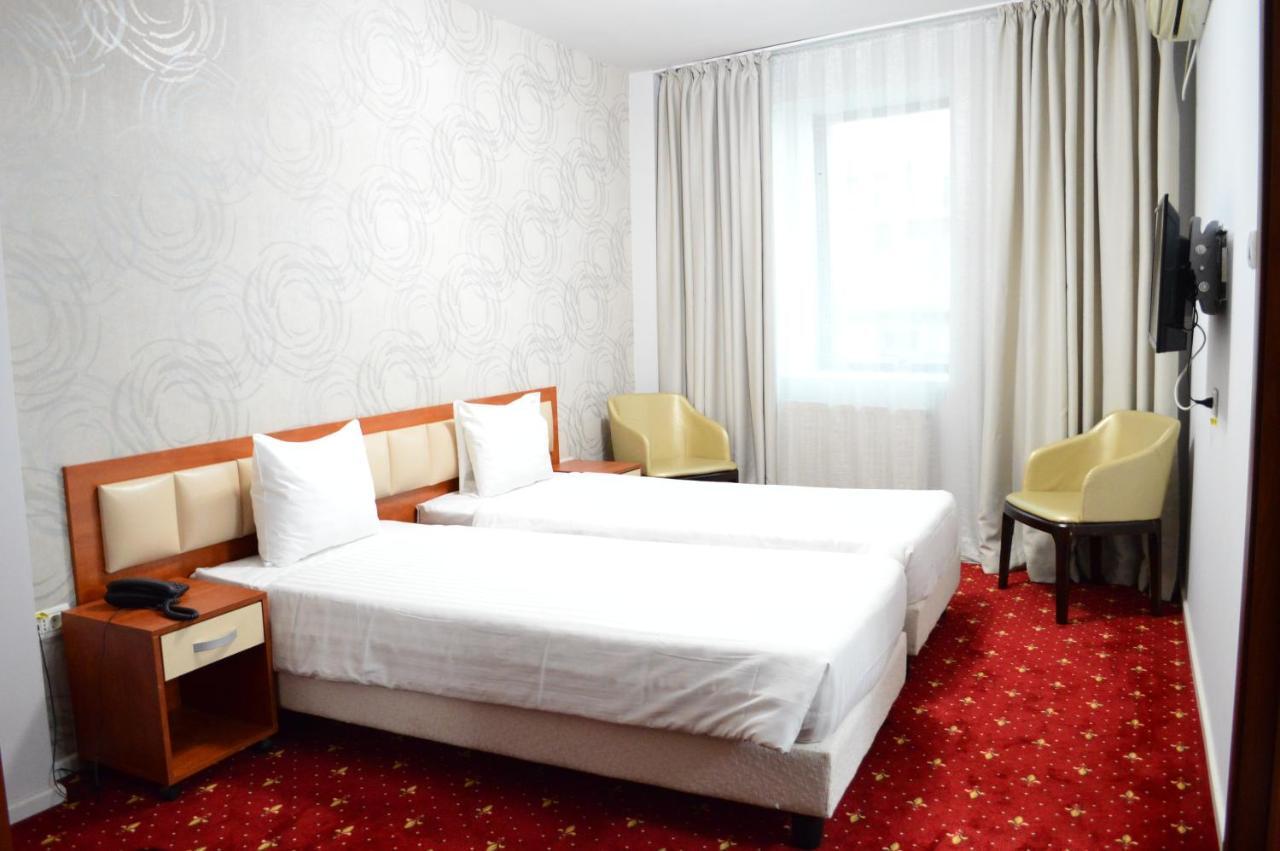 Kosher Hotel Lev Or ブカレスト エクステリア 写真