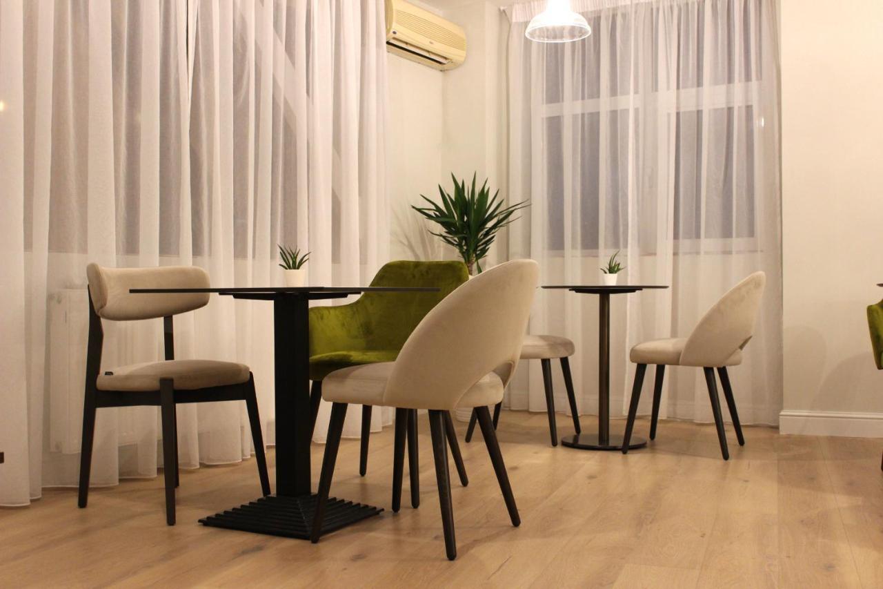 Kosher Hotel Lev Or ブカレスト エクステリア 写真