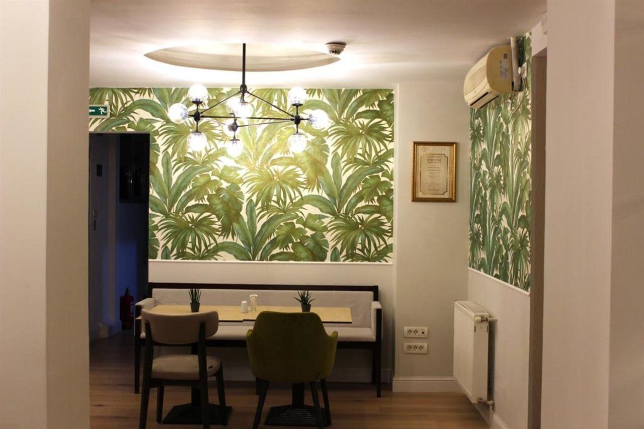 Kosher Hotel Lev Or ブカレスト エクステリア 写真